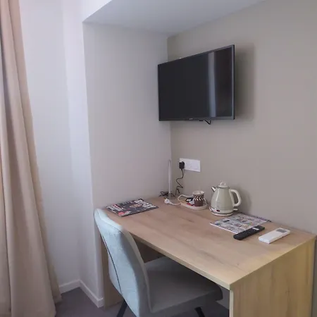 Отель Les Jardins De Saulzet